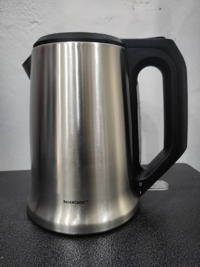 Bouilloire SilverCrest 2L- 2200W
